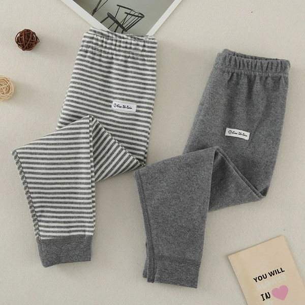 Deep gray English labeling pants