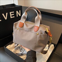 �羳2025���¿�r��б������e�μ���������������������ذ�Ů