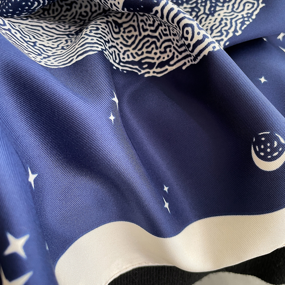 New 90 Square Scarf Autumn/Winter Printed Moon Curled Twill Scarf Shawl High Grade Gift Boutique Neck_voghion.com