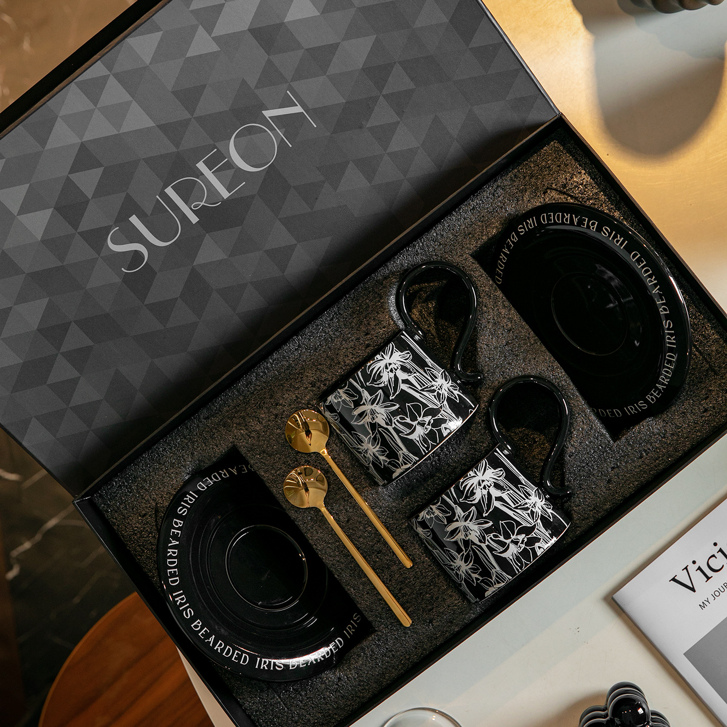 Conjunto de tazas de café vintage francesas de alto valor para el menú de la tarde, tazas de cerámica de diseño de restaurante de café