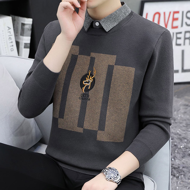 Demi-season knitted sweater for documents