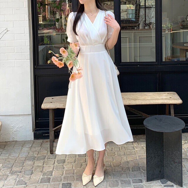 In Stock Korean Chic French-Style V-Neck Pleated Elegant Puff Sleeve Waist-Cinching Large Hem Dress for Women, Available in 6 Colors In Stock Korean Chic French-Style V-Neck Pleated Elegant Puff Sleeve Waist-Cinching Large Hem Dress for Women, Available in 6 Colors