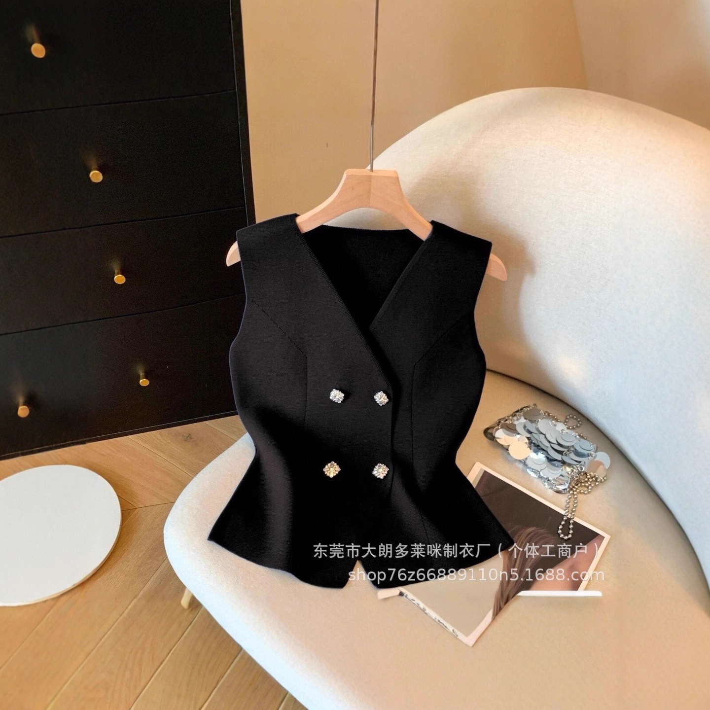 2025 New Summer Korean Style Fashionable Versatile Slimming Look Knitted Vest Women's Design Niche Sleeveless Vest Top