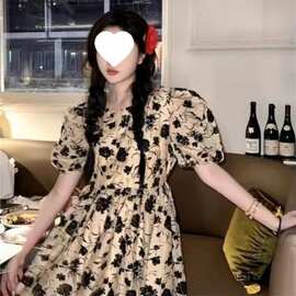 法式复古碎花气质时尚泡泡袖连衣裙女夏季新款高腰显瘦百搭中长裙