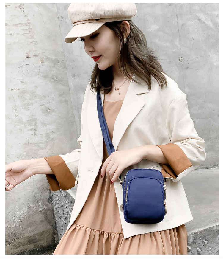 Women's Small All Seasons Nylon Solid Color Fashion Square Zipper Crossbody Bag display picture 4