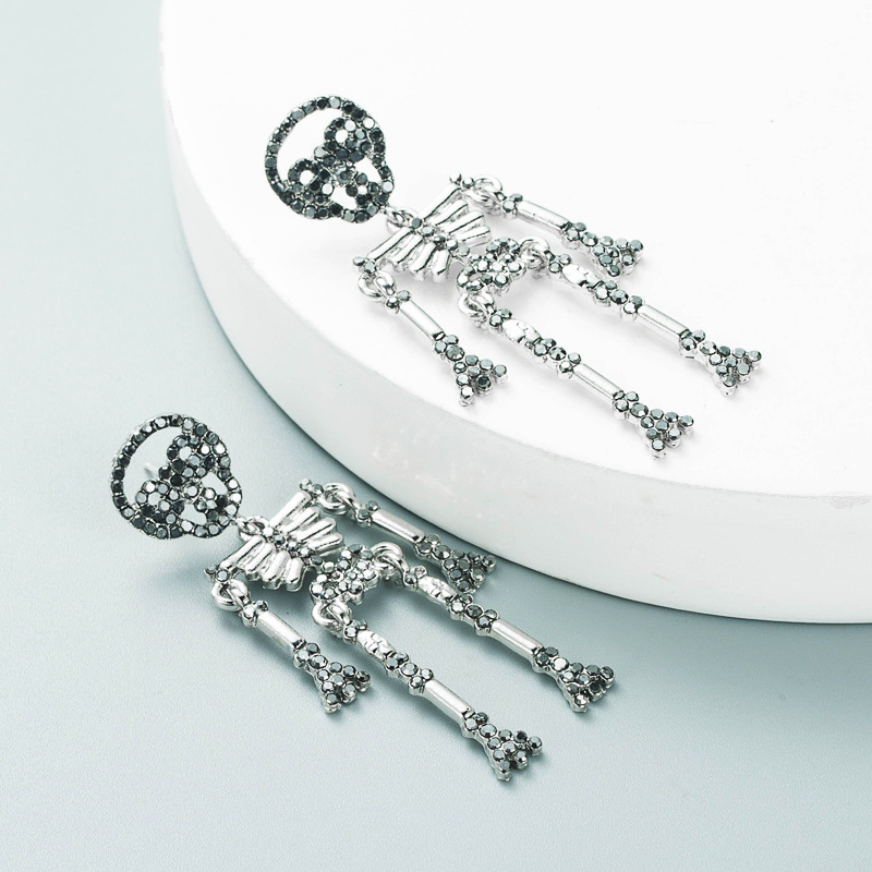 Skull Pattern Fashion Skull Diamond Alloy Artificial Gemstones Earrings