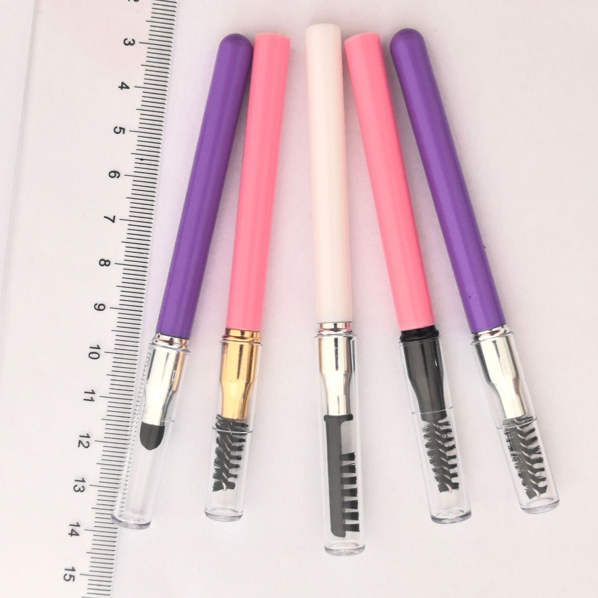 Supply Various Specifications and Colors of Single Eyebrow Brushes, Seven-Hole Brushes, Eyelash Curling Sponge Head Brushes with Protective Covers