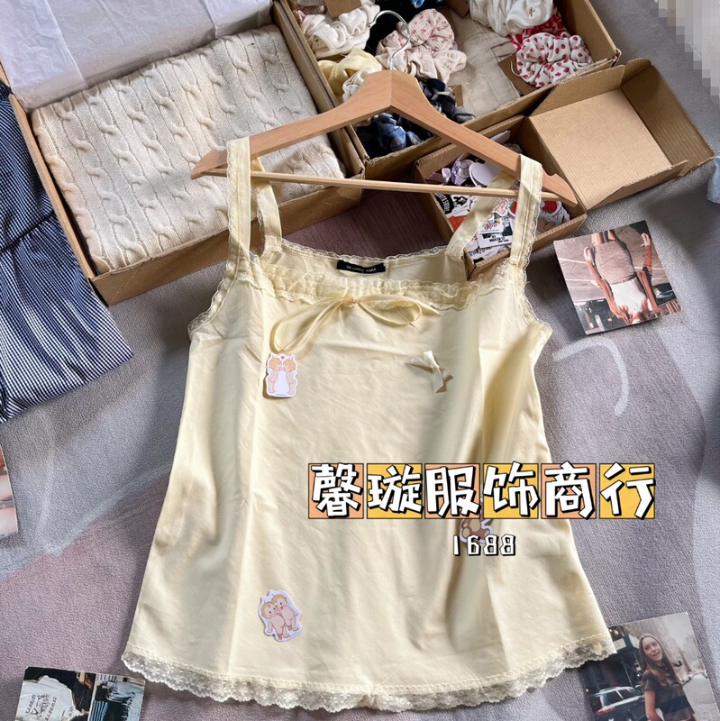 BM风 法式奶油黄色显白吊带bm新款蝴蝶结蕾丝外穿宽松一字领上衣|undefined