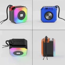 跨境新款智能无线蓝牙音箱手机APP遥控便携式桌面炫彩灯插卡音响