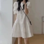 小白显瘦宽松泡泡袖连衣裙