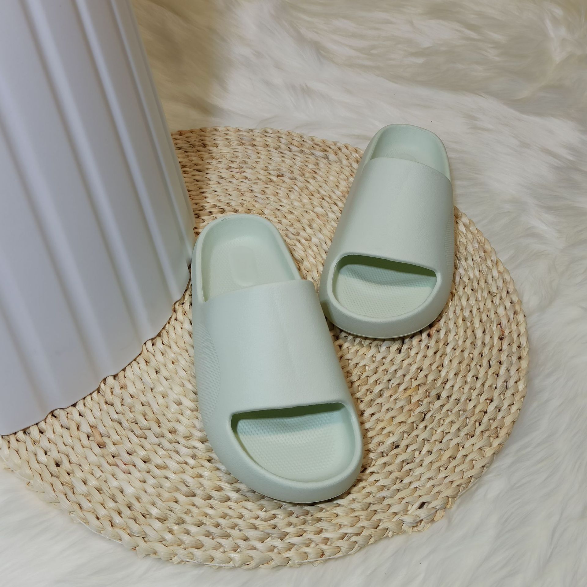 New Summer Couple EVA Home Anti slip Fashion Lightweight Trend Casual Thick Sole Feet Slippers_voghion.com