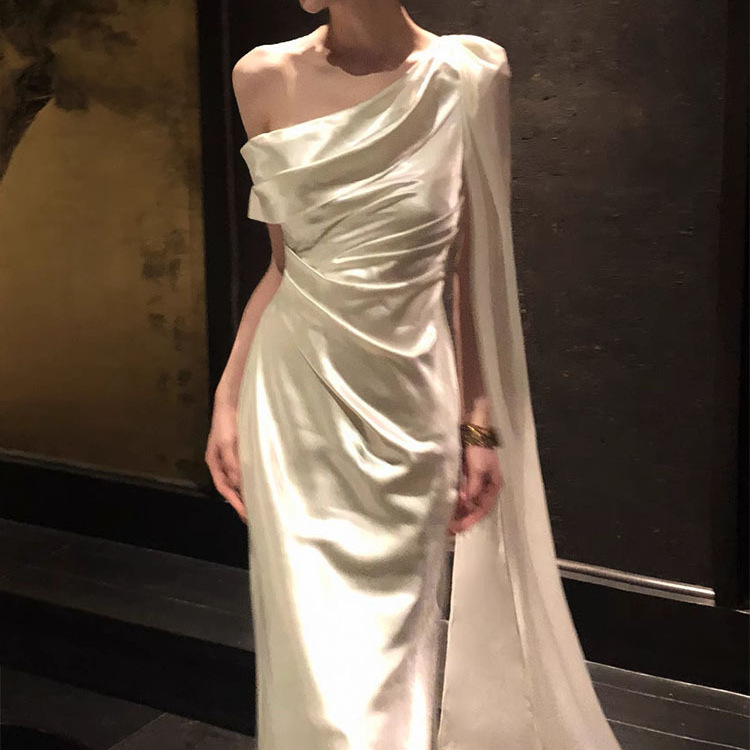 [Twilight] 2026 New Style White Satin One-Shoulder Dress with a High-End Feel and Slim Fit with Ribbons