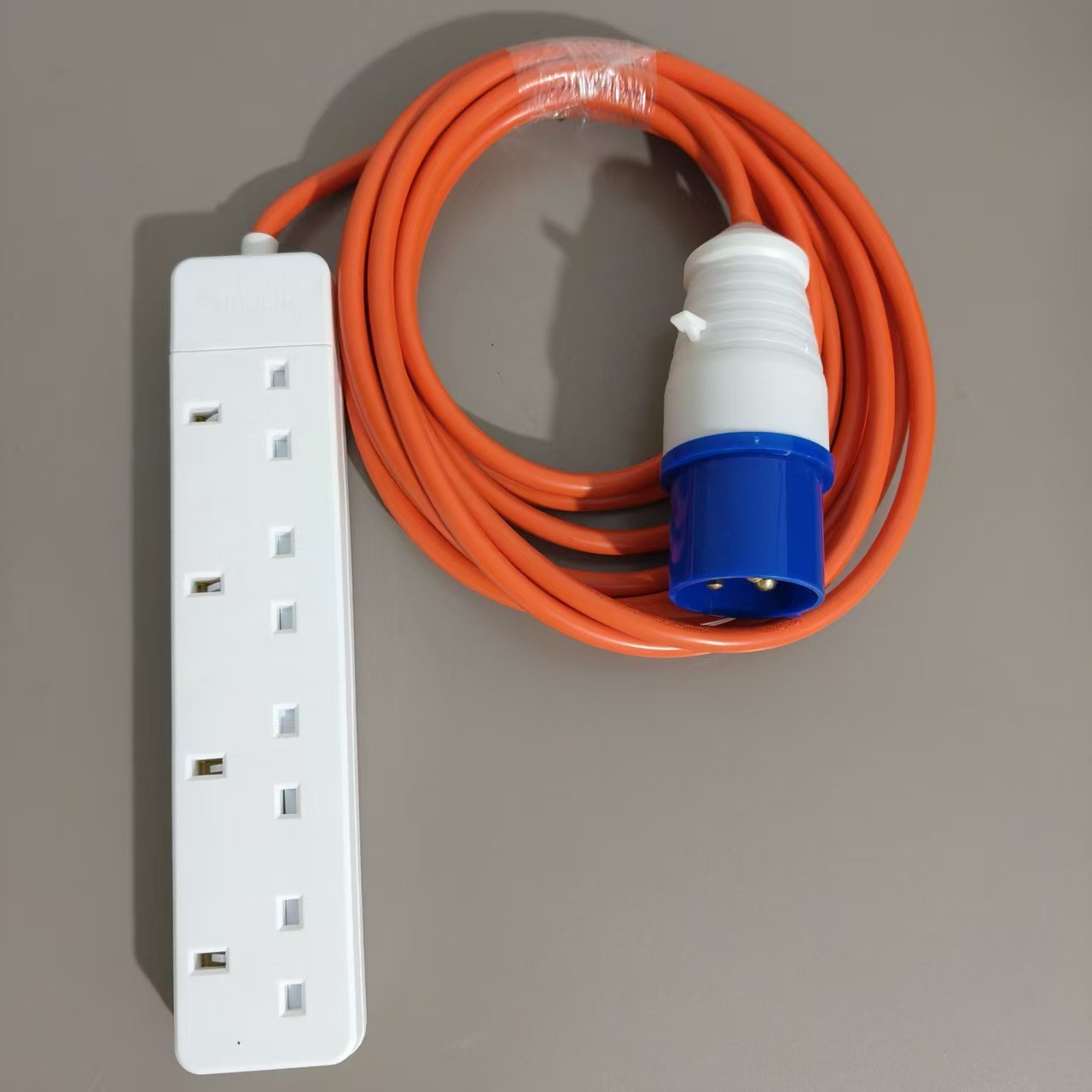 Amazon enchufe industrial europeo con placa de enchufe 16A enchufe industrial a cable de alimentación hembra de cuatro bits image 1