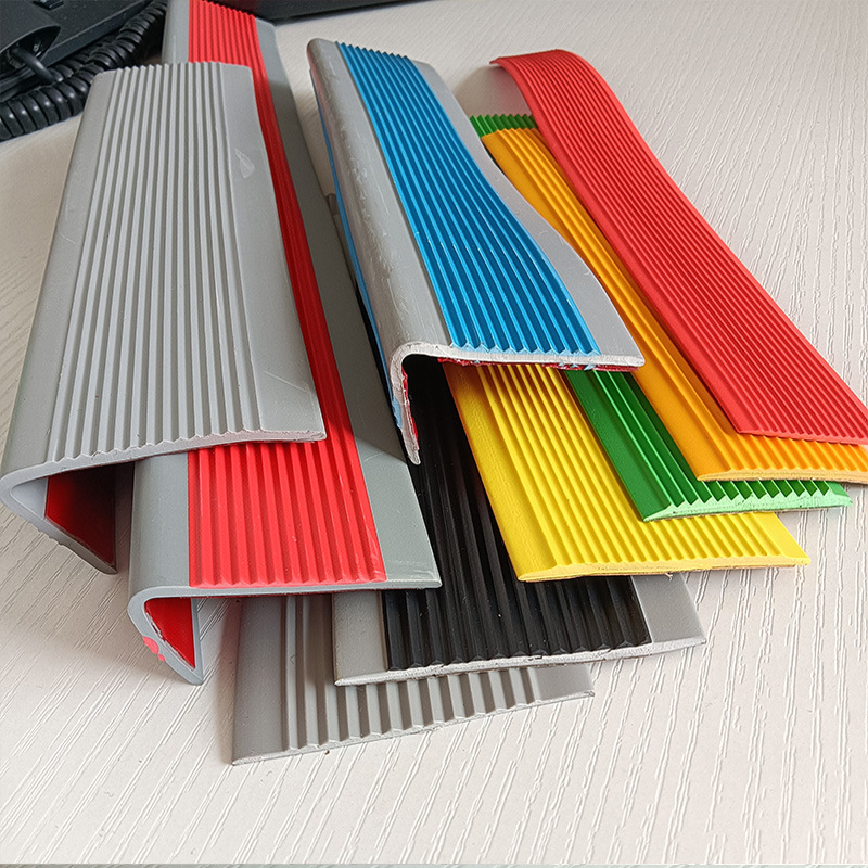 楼梯台阶防滑条 L型楼梯护角墙角防撞条PVC挤出密封条耐磨损