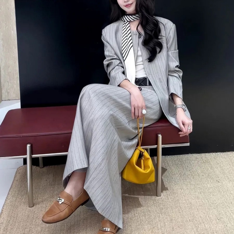韩系气质灰色条纹西装套装女2025新款秋西服外套直筒半身裙两件套|undefined