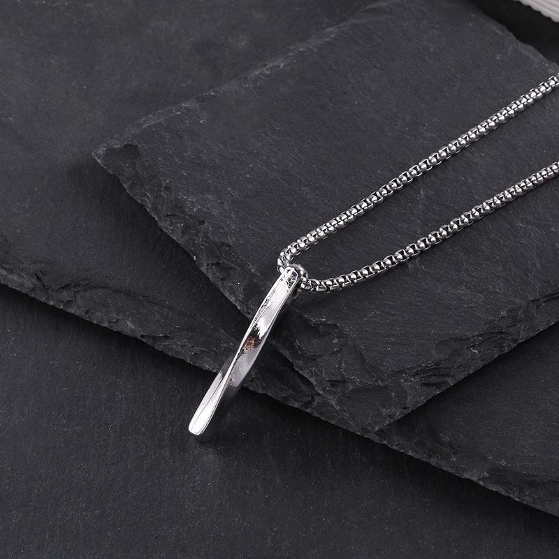 트위스트 스트립