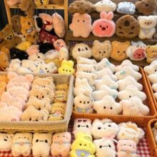 爆款抓娃娃机夜市摆摊吱吱叫毛绒公仔挂件婚礼礼品抛洒玩偶批发