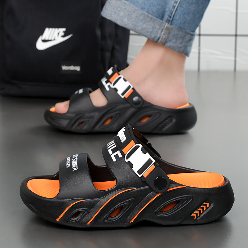 Zapatillas verano nuevo estilo casual para hombres sandalias de conducción de uso exterior de gran tamaño ligero pisando mierda pareja chanclas de playa