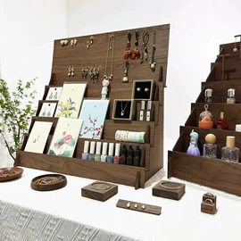 收纳架;首饰架/箱;饰品展示架