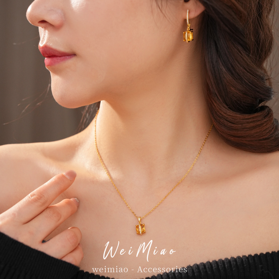 Temperamento exquisito, collar de pendientes retrógrados cuadrados, lujo ligero, nicho, cadena de clavícula, conjunto de joyas al por mayor.