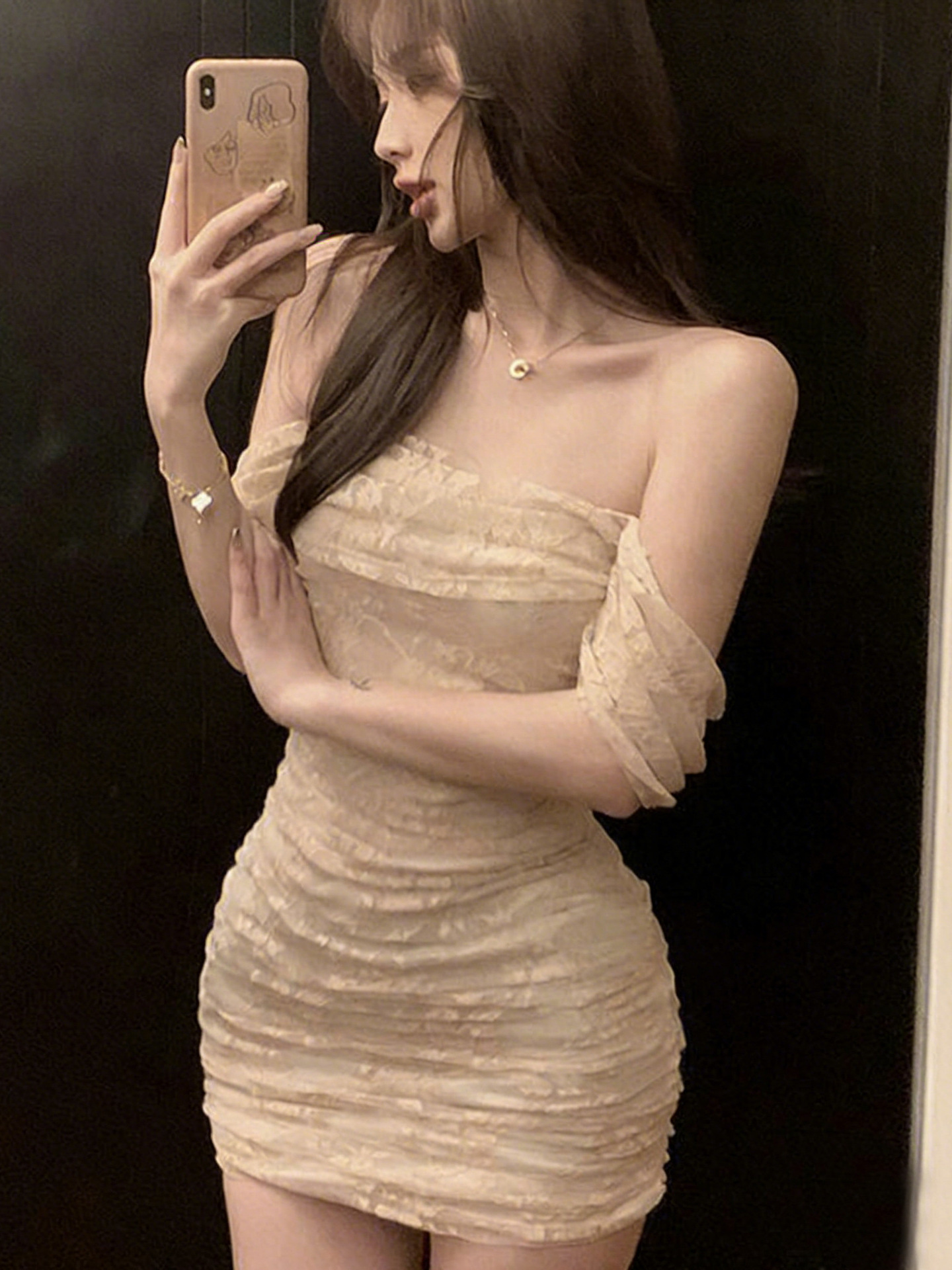 Sexy Hot Girl Style Lace Tube Top Off-Shoulder Bodycon Dress with Waist-Cinching Slim Fit Short Skirt for Women
