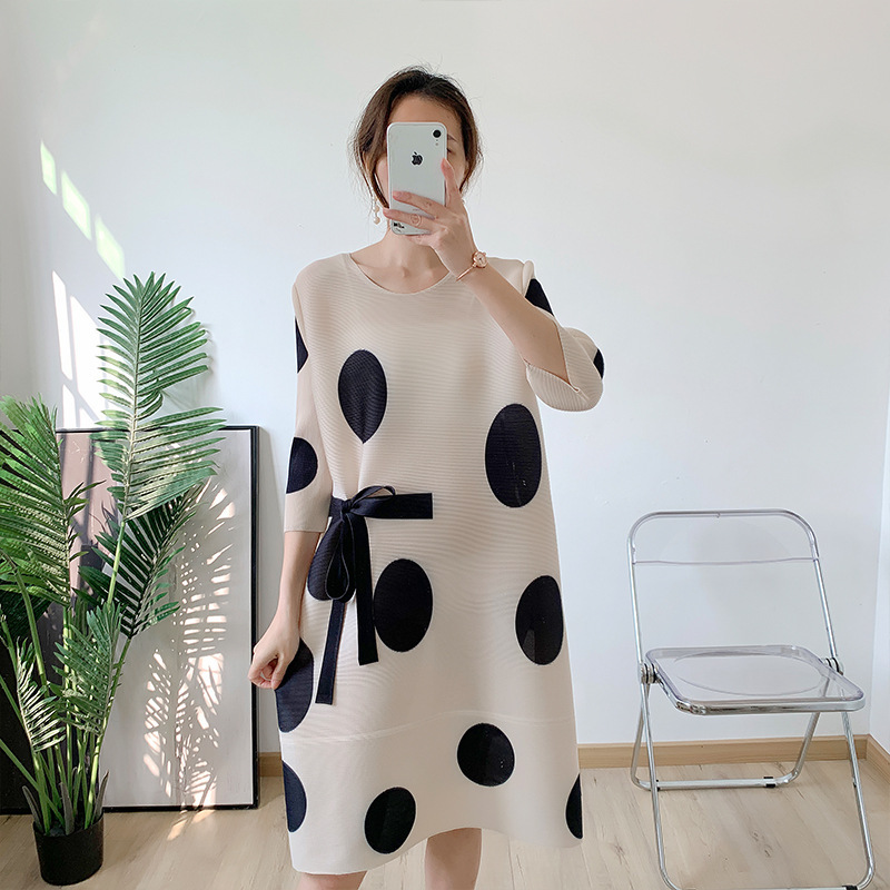 Pleated polka dot dress 2022 spring new loose plus size women's clothing slimming A- line dress lace-up Pleated polka dot dress 2022 spring new loose plus size women's clothing slimming A- line dress lace-up