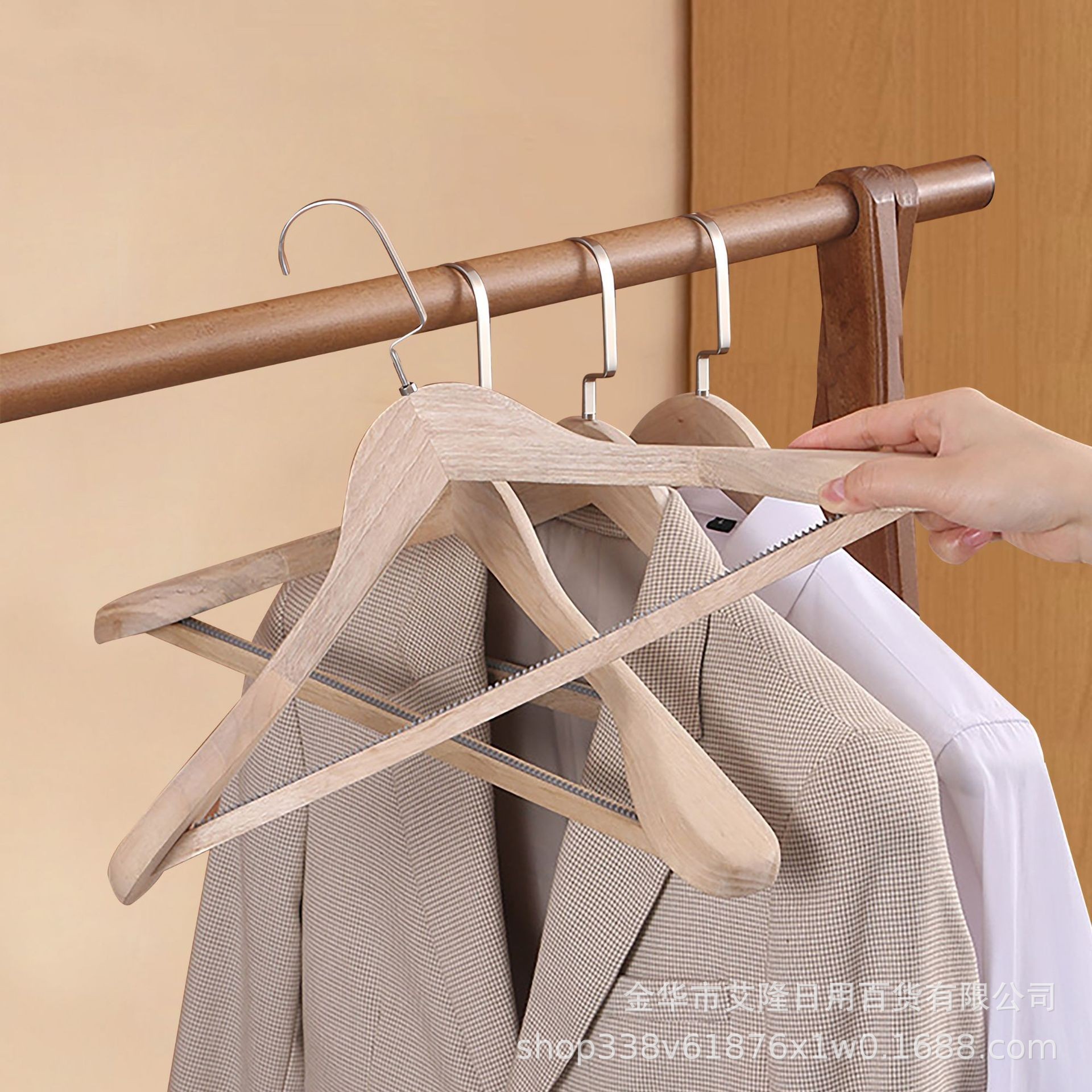 Percha de ropa de madera de campáfora hogar color tronco ancho de hombro sin trajes de ropa de madera colgante de pantalones adultos sin pintura