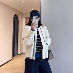 朵妮DN韩系休闲条纹绗绣压花小个子宽松显瘦圆领夹克外套女2025