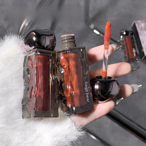 Gege Bear Glacial Lava Lipstick with Water-Glossy Mirror Finish, Natural Whitening and Plump Lip Color