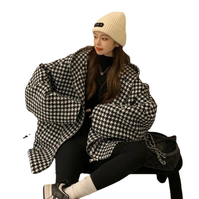 Chaqueta de béisbol con capucha estilo casual con estampado de pata de gallo para mujer, estilo holgado y adelgazante, tendencia de principios de otoño 2024
