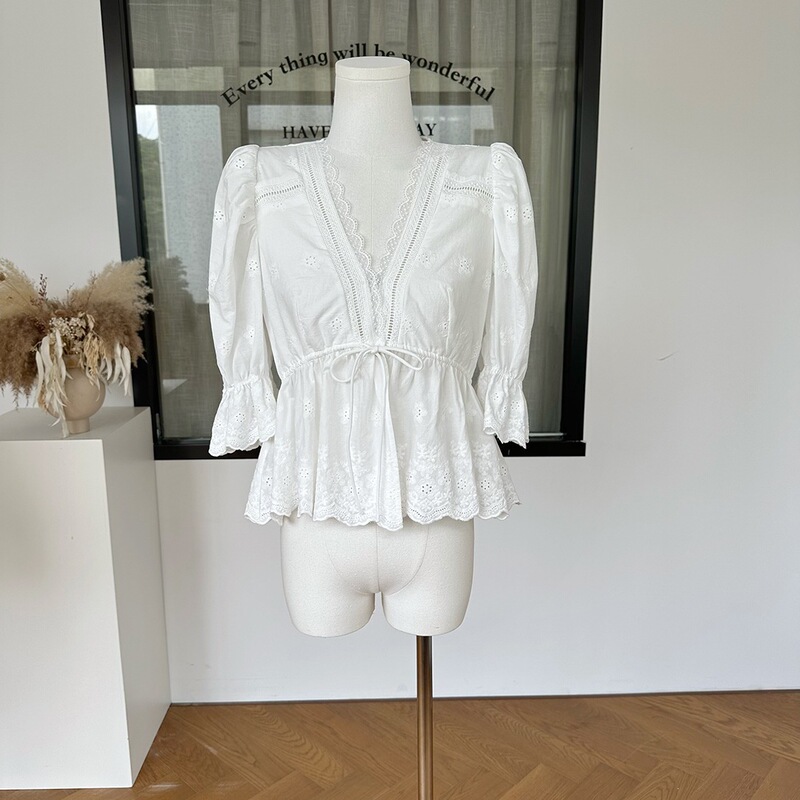 White Cotton Embroidered Lace Bell-Sleeve V-Neck Top for Women, Spring and Summer Waist-Tie Mid-Sleeve Shirt