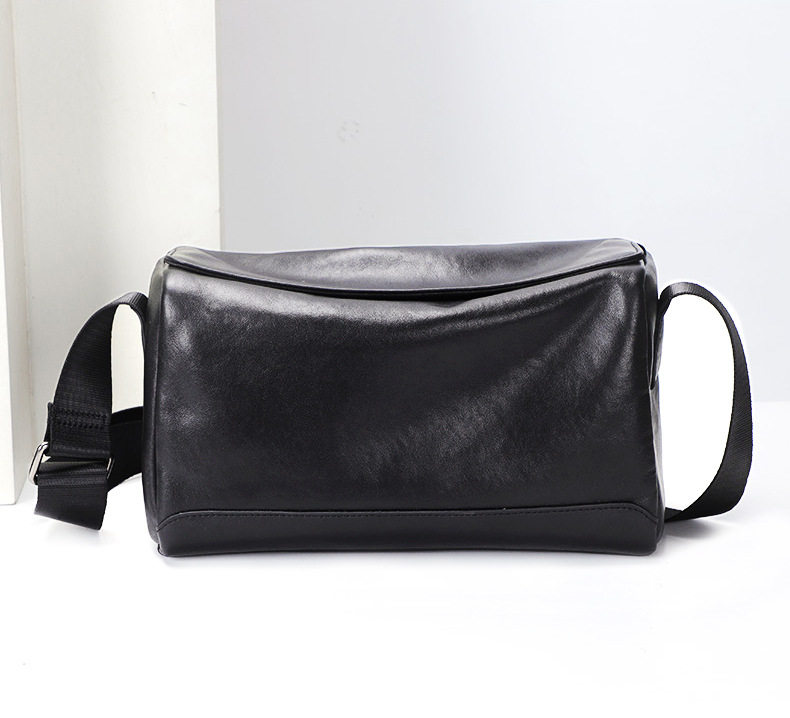 Túi đeo chéo nam da bò thuần phong cách tối giản, túi gối nhỏ 29×11×17 cm — Màu đen chi tiết 4