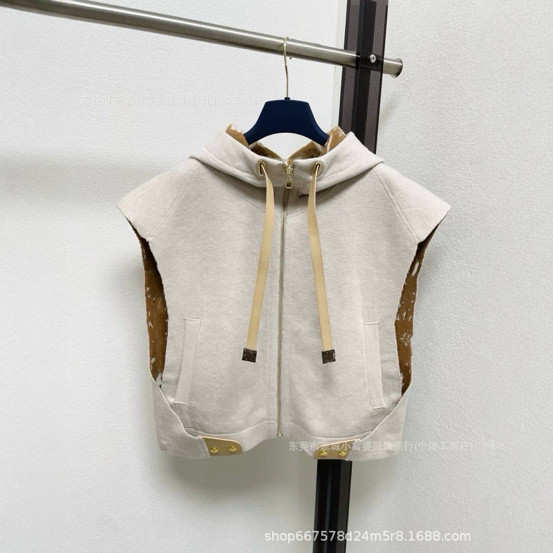 26 New design, stylish hooded zip-up vest with a monogram print, suitable for women in spring and autumn, featuring a color-blocked, two-piece look, and a sleeveless sweatshirt-style outer layer