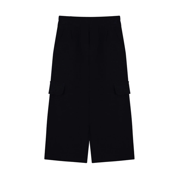 Black trousers