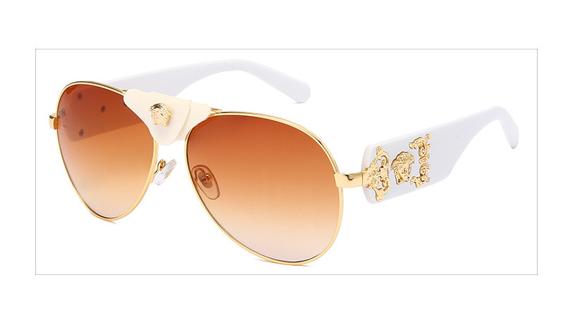 황금 프레임 흰 발 점차 차 조각