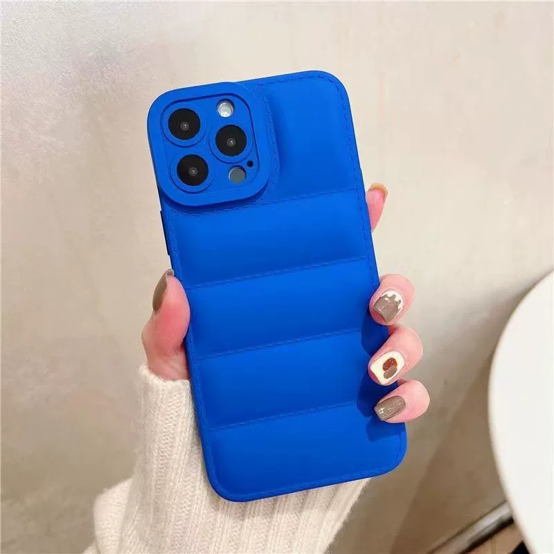 Защитный чехол-подставка для iPhone 16/15 серии в стиле куртки с набивкой - мультицветный ProCamera