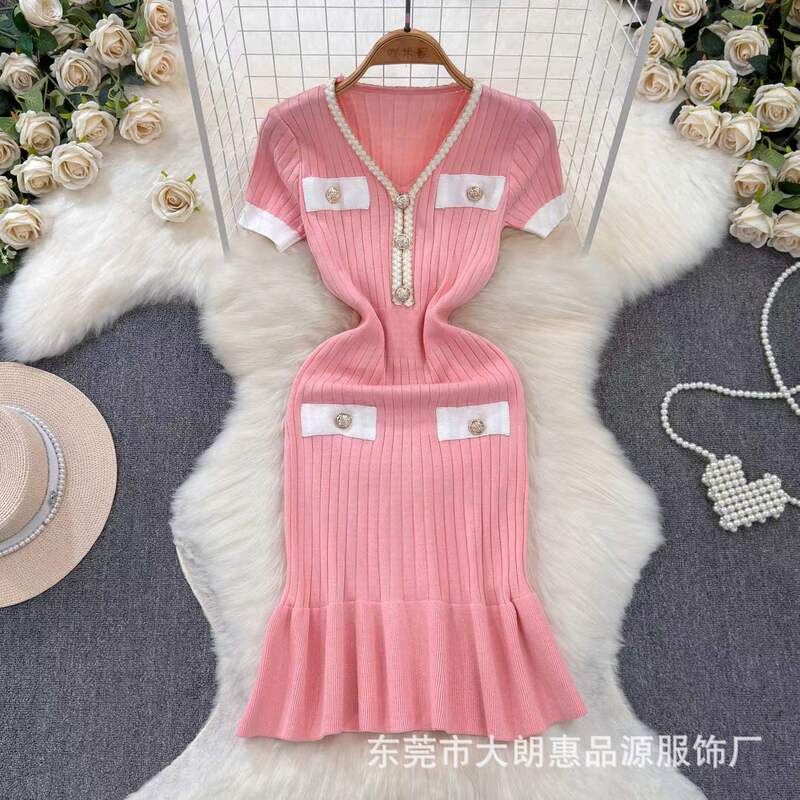 V-Neck Fishtail Dress Women's Summer Dress 2025 New Knitted Black Elegant Waist Slimming Look Design Skirt V-Neck Fishtail Dress Women's Summer Dress 2025 New Knitted Black Elegant Waist Slimming Look Design Skirt