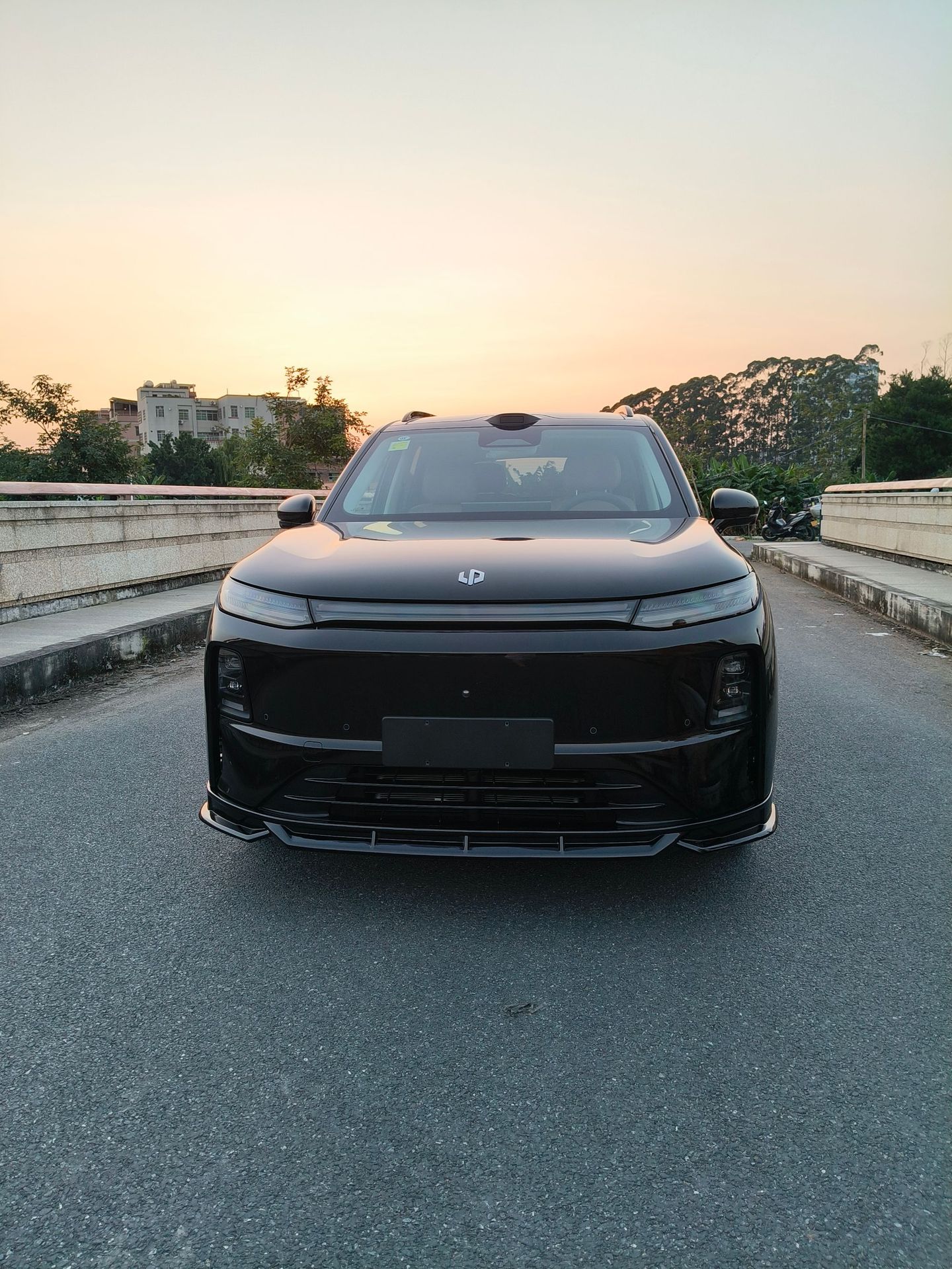 Suitable for Leapmotor 27 C16 Modification Parts: Small Body Kit, Front Lip, Side Skirts, Rear Lip, Rear Wing, Body Kit Set - Black Version