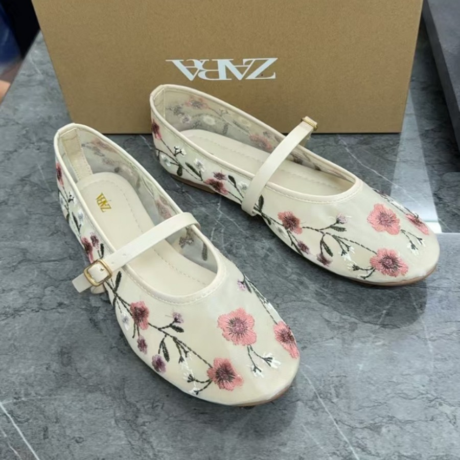 ZA2025 봄 새로운 스타일 중국 스타일 여성 신발 메쉬 수 놓은 꽃 라운드 발가락 플랫 신발 발레 신발