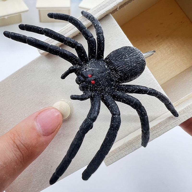 Scatola di legno a sorpresa a forma di ragno, stesso oggetto di scena divertente, insetto spaventoso, scherzo horror, giocattolo_voghion.com
