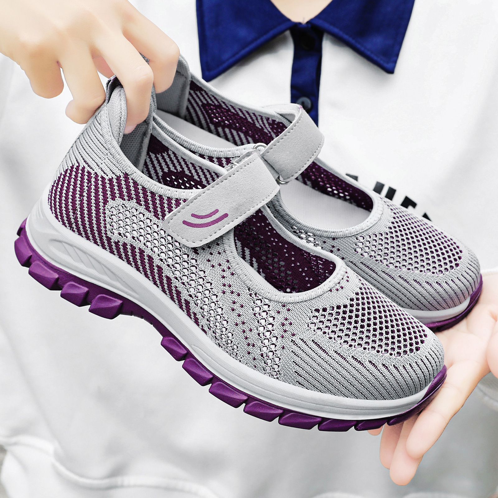 Zapatos de verano para mujer nuevo estilo venta al por mayor transfronteriza de madres de mediana edad y ancianas zapatos ligeros de suela blanda zapatos de red de velcro para mujer