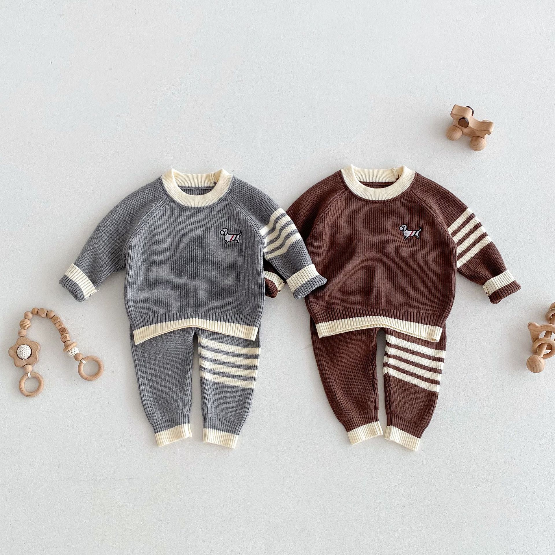 Korean style autumn/winter new children's clothing, infant long-sleeved pants, puppy embroidery, four stripes, color-blocked knit two-piece set