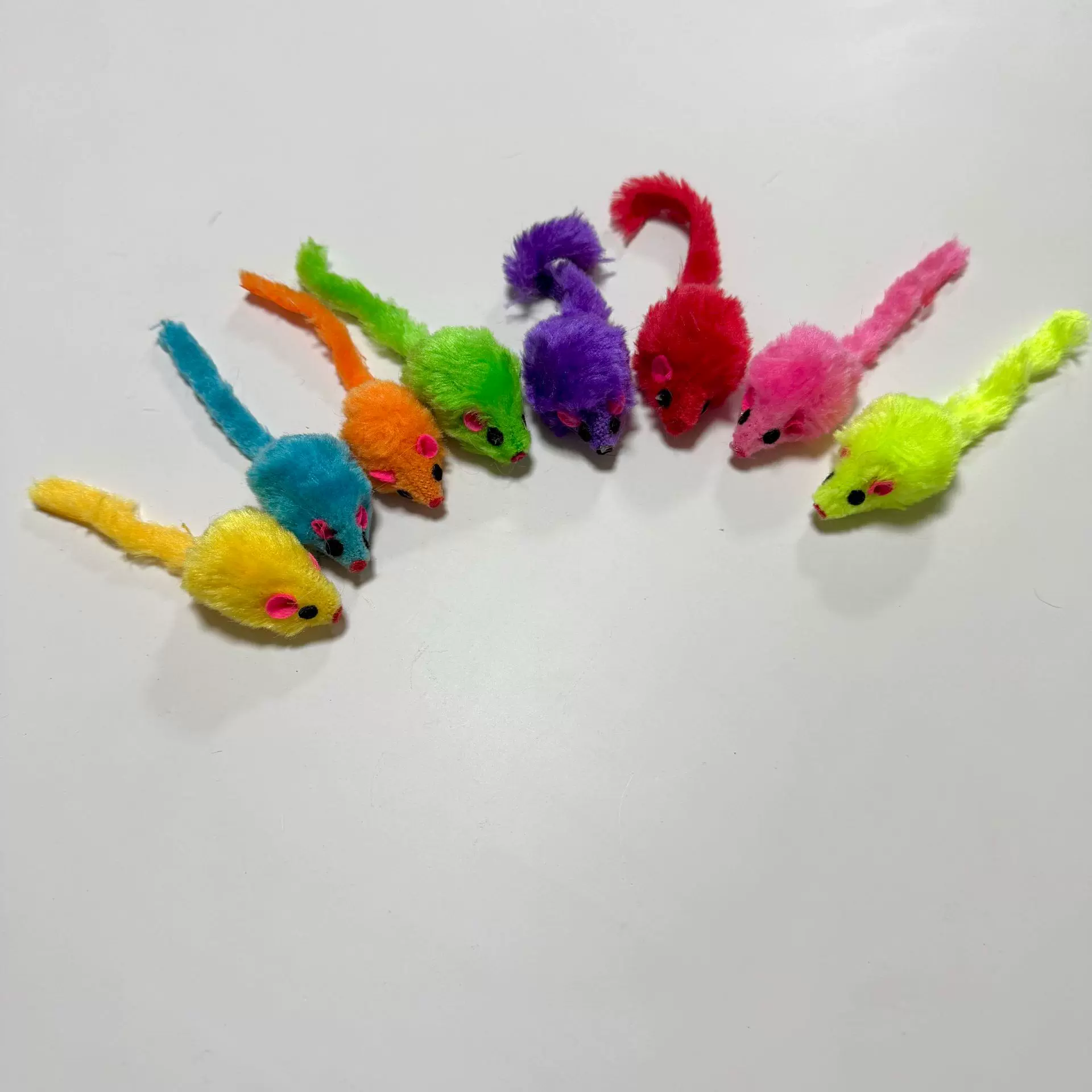 猫玩具短毛绒多色彩色布嘴巴眼睛小老鼠内含石子逗猫猫咪啃咬玩具