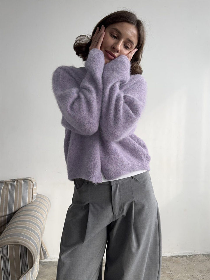 Áo khoác cardigan len nữ dáng rộng một hàng cúc, chất liệu dệt kim mềm mại, phong cách thanh lịch — Màu hồng nhạt (hàng có sẵn), Màu xanh lá cây (có hàng), Màu xanh ô liu (đốm), Màu xanh đậm (Còn hàng) chi tiết 7