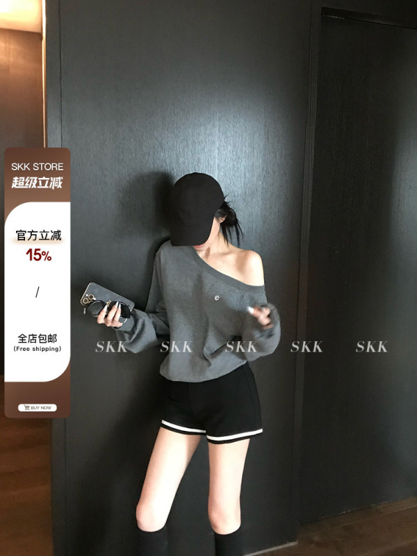 【露思同款】斜肩露肩小标宽松套头卫衣长袖慵懒松弛感上衣女夏秋|undefined