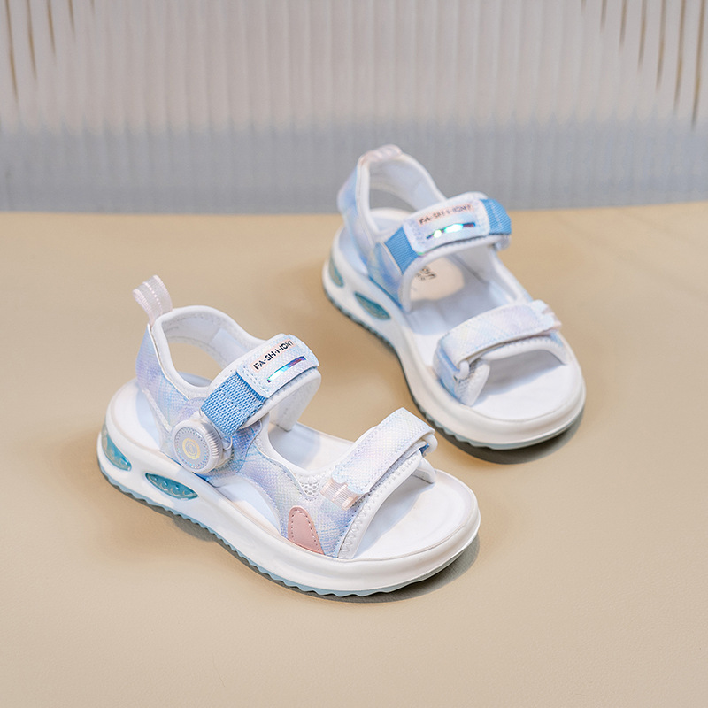 Zapatos casuales de moda para niñas versátiles 2026 verano nuevos niños huecos zapatos de princesa de dedo abierto zapatos de playa suaves image 3