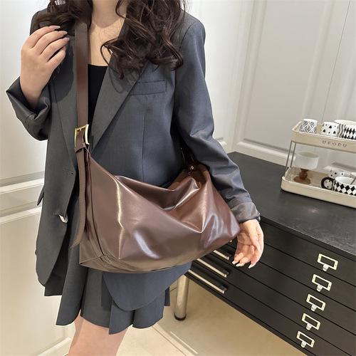 Large-capacity bag for women's 2025 new style simple all-matching atmosphere commuting bag soft leather retro single-shoulder cross-slung tote bag