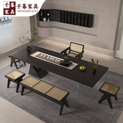 A simple carbonized black waxwood solid wood tea table with a Qianmu Cha Ji style, featuring a large board tea table for home use.