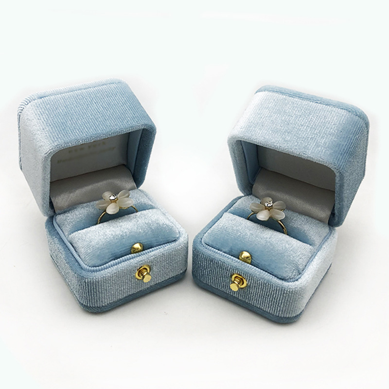 厂家韩国丝绒首饰盒按扣圆角戒指盒复古钻戒盒耳钉展示盒