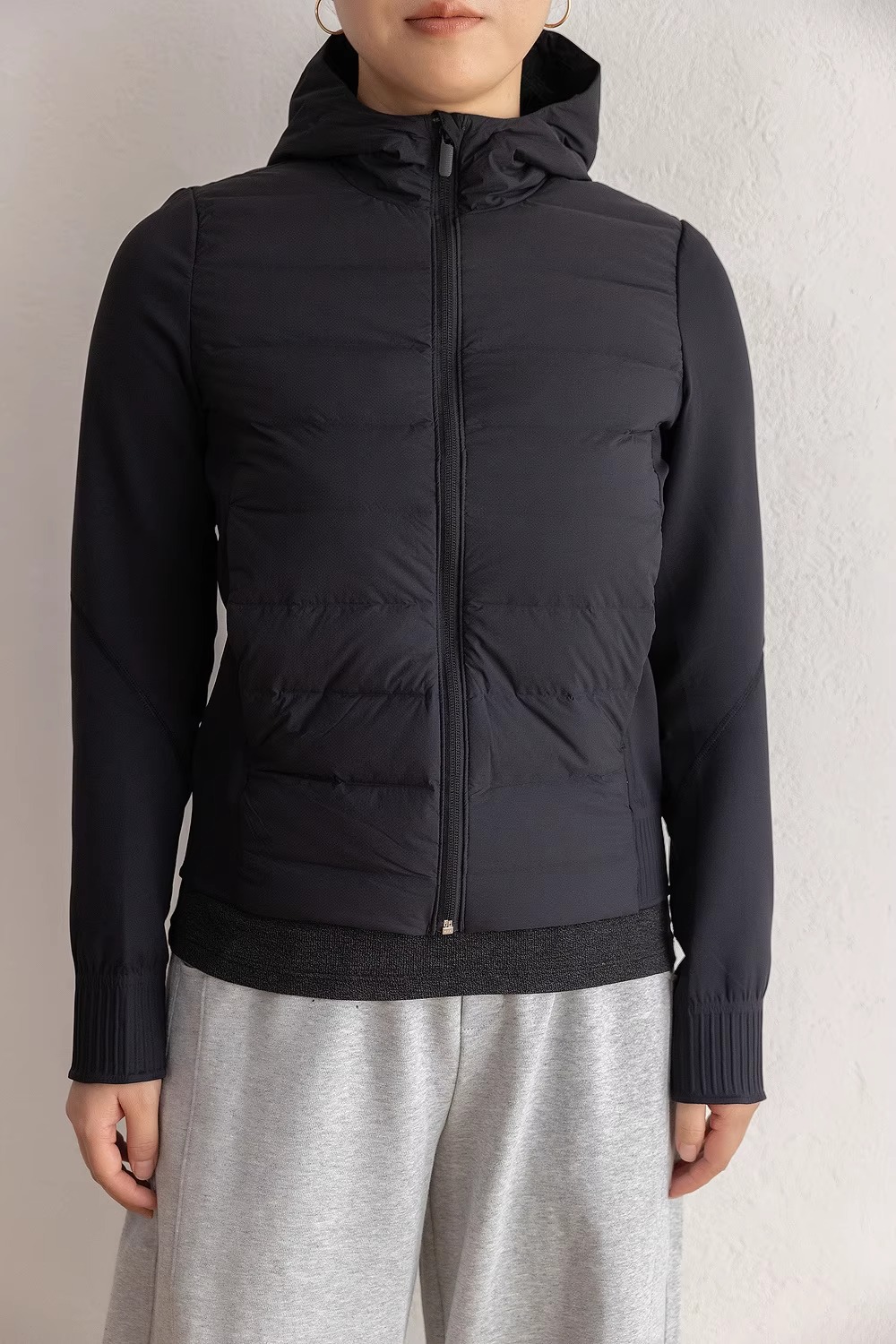 2025 primavera y verano 90 chaqueta de plumón ligera encapuchada cintura deportiva de mujer ligera empalme delgada chaqueta corta